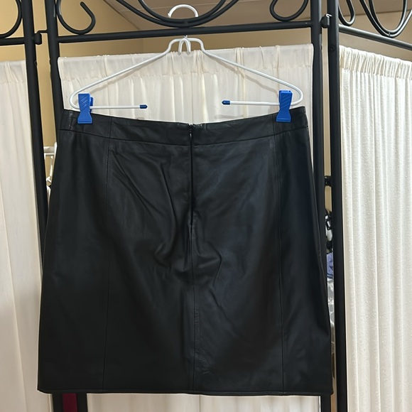 Black Mini Pencil Skirt for Work - Picture 2 of 2